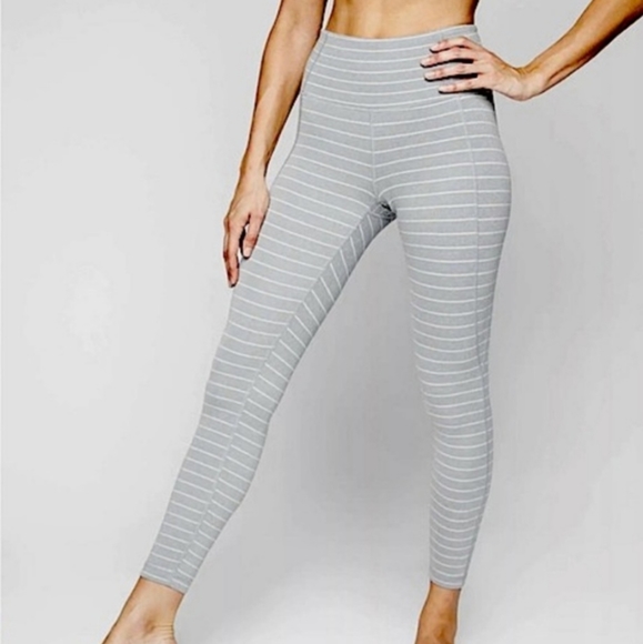 EUC! Athleta Salutation Leggings - XL - Picture 1 of 9